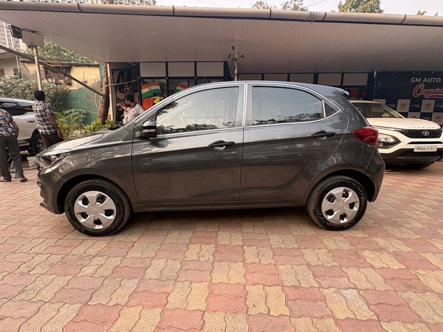 Second-hand 2024 Tata Tiago XM CNG for sale in Thane-15