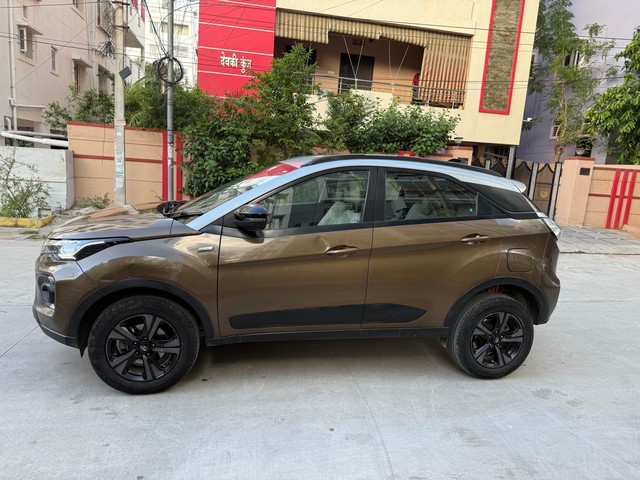 Tata Nexon EV XZ Plus LUX - Photo 4