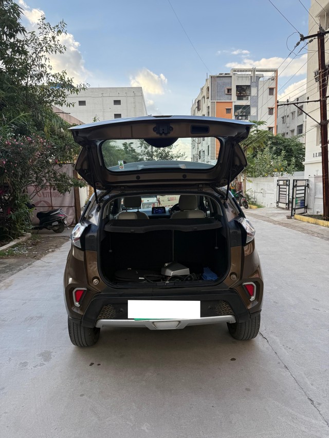 Tata Nexon EV XZ Plus LUX - Photo 8