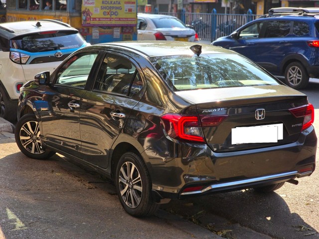 Second-hand 2023 Honda Amaze 2nd Gen VX CVT for sale in Kolkata-8