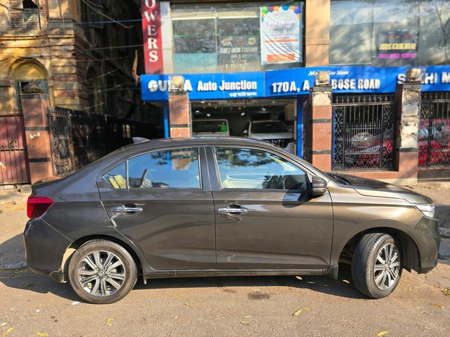 Second-hand 2023 Honda Amaze 2nd Gen VX CVT for sale in Kolkata-7