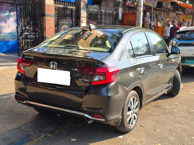 Second-hand 2023 Honda Amaze 2nd Gen VX CVT for sale in Kolkata-9