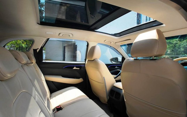 MG Hector Sharp AT BSIV Second-hand 2019 MG Hector Sharp AT BSIV for sale in Mira Road-8