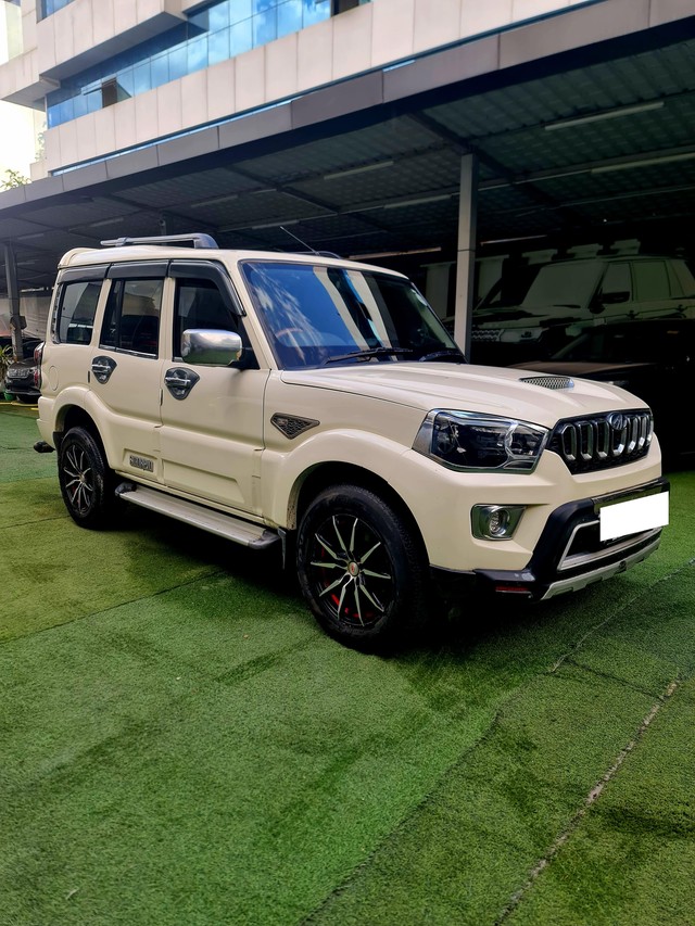 Second-hand 2021 Mahindra Scorpio S5 for sale in Lucknow-4