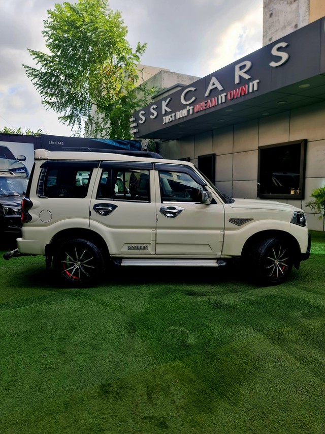 Second-hand 2021 Mahindra Scorpio S5 for sale in Lucknow-3