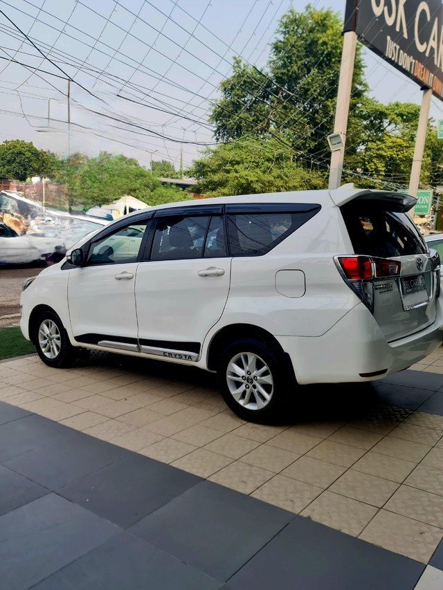 Second-hand 2016 Toyota Innova 2.5 G (Diesel) 7 Seater BS IV for sale in Lucknow-8