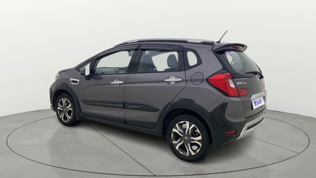 Second-hand 2017 Honda WR-V i-VTEC VX for sale in Ahmedabad-4