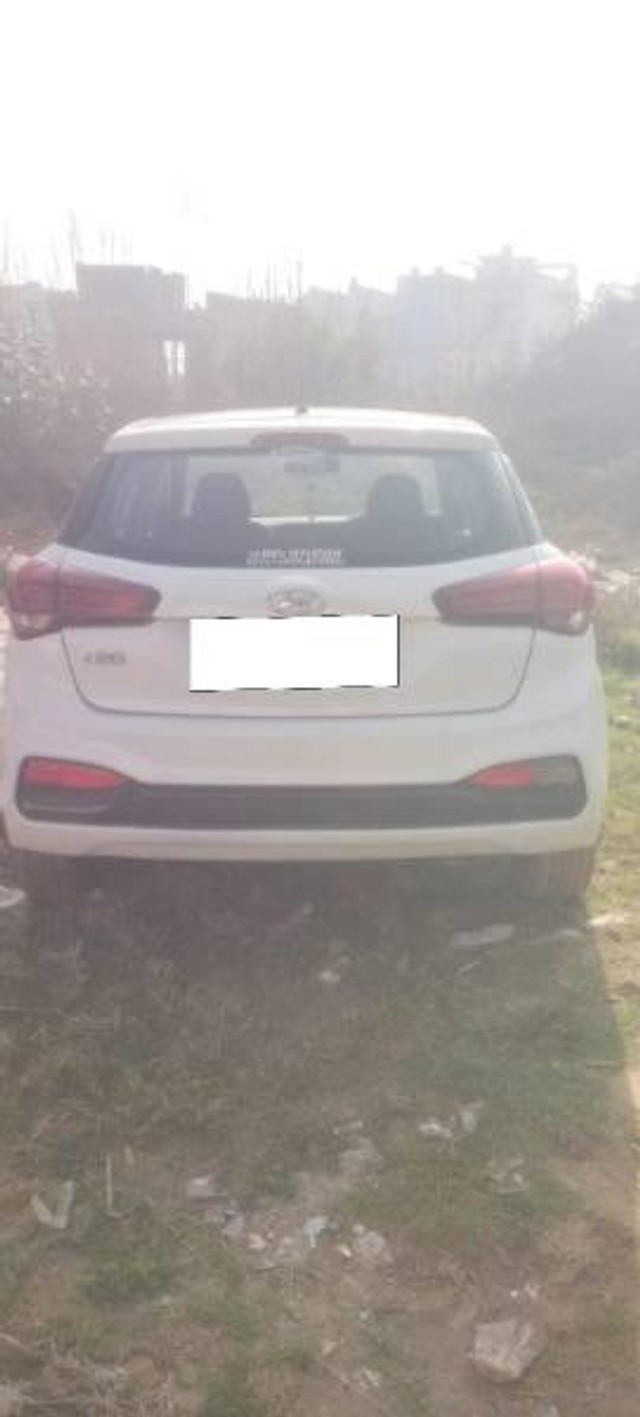 Second-hand 2018 Hyundai i20 1.2 Magna Executive for sale in Modinagar-2