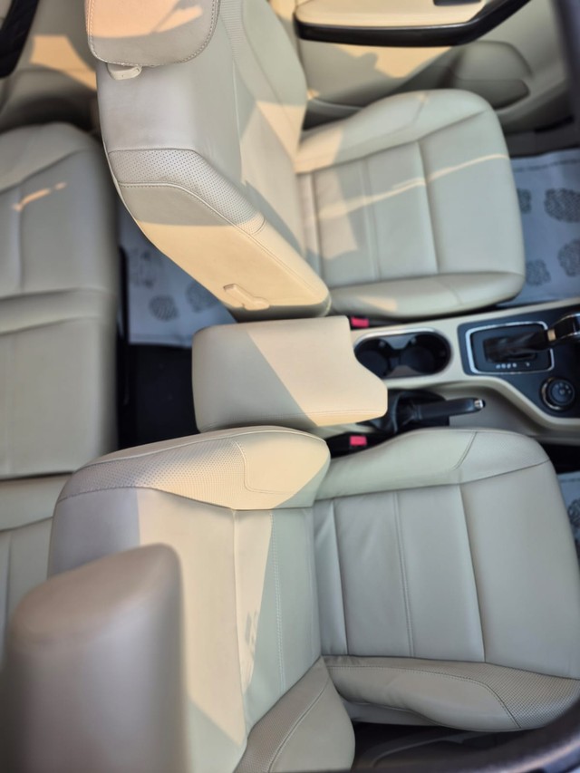 Second-hand 2021 Ford Endeavour Titanium Plus 4X4 AT for sale in Mumbai-9