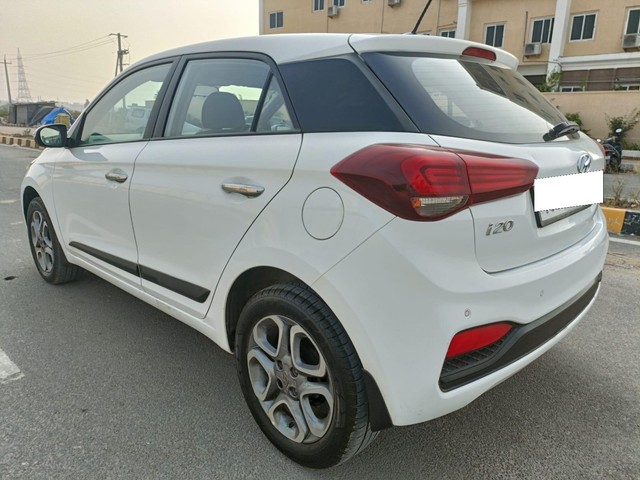 Second-hand 2019 Hyundai i20 Asta Option Diesel for sale in Hyderabad-10