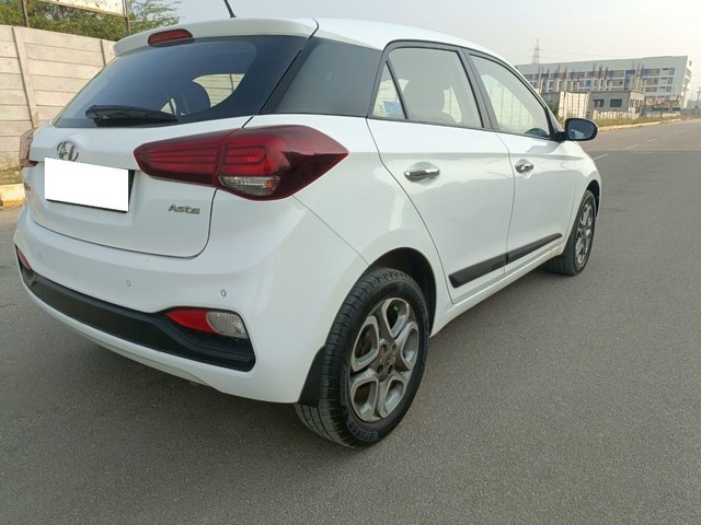 Second-hand 2019 Hyundai i20 Asta Option Diesel for sale in Hyderabad-8