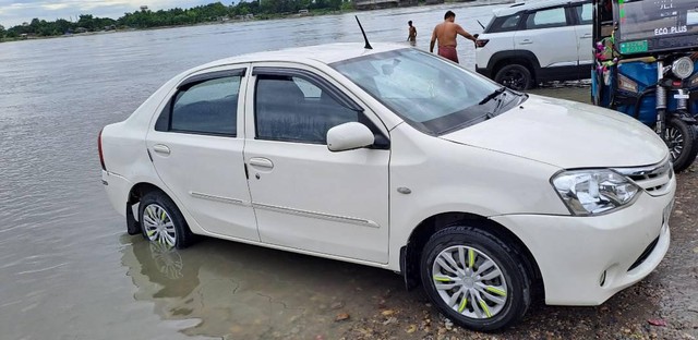 Second-hand 2012 Toyota Etios GD for sale in Barpeta-5