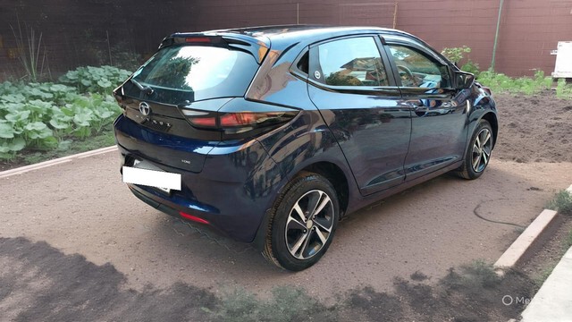 Second-hand 2023 Tata Altroz XZ CNG for sale in New Delhi-1