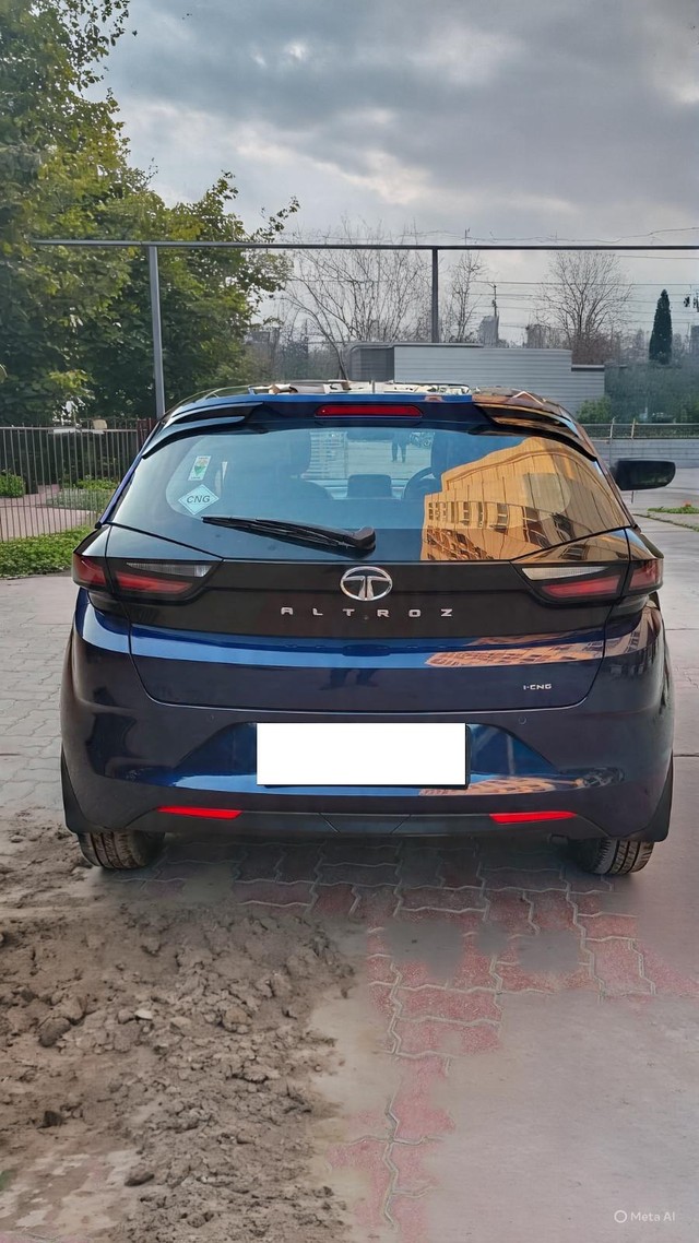 Second-hand 2023 Tata Altroz XZ CNG for sale in New Delhi-5