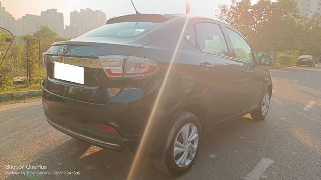 Second-hand 2022 Tata Tigor XZ CNG BSVI for sale in Noida-1