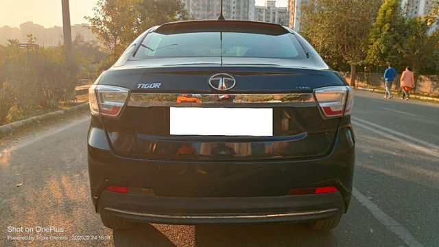 Second-hand 2022 Tata Tigor XZ CNG BSVI for sale in Noida-2