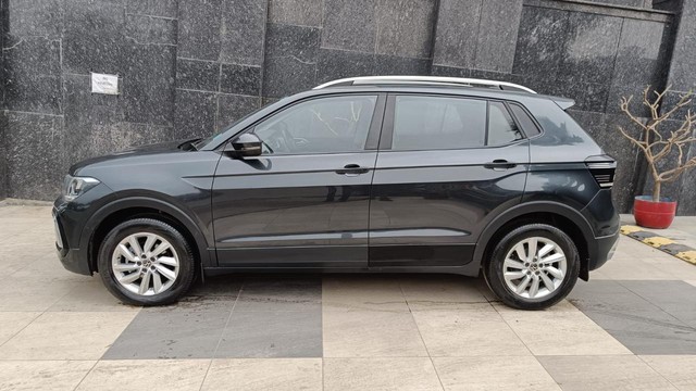Volkswagen Taigun 1.0 Highline AT Second-hand 2023 Volkswagen Taigun 1.0 Highline AT for sale in New Delhi-3