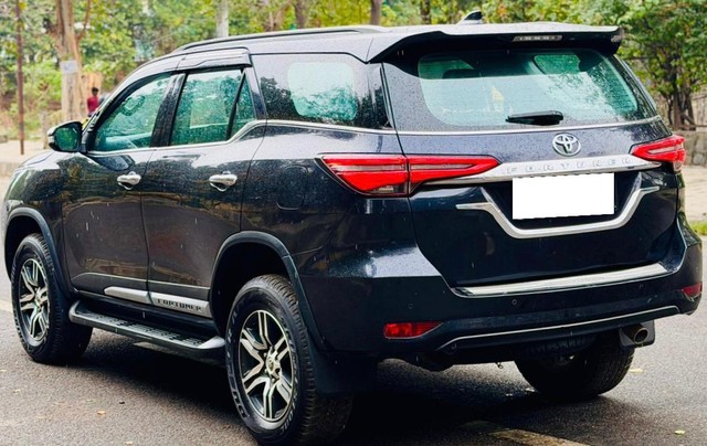 Second-hand 2022 Toyota Fortuner 4X2 AT BSVI for sale in New Delhi-7