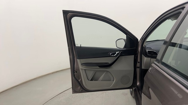 Second-hand 2018 Tata Tiago 1.2 Revotron XZ for sale in Pune-27