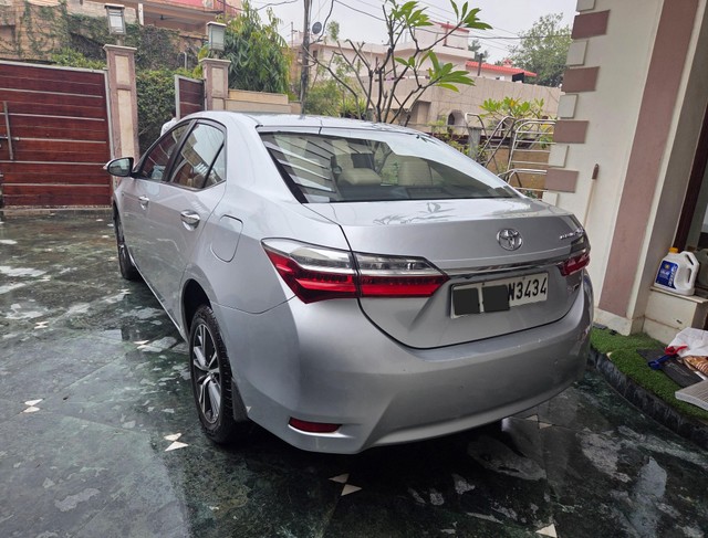 Second-hand 2018 Toyota Corolla Altis 1.8 VL CVT for sale in New Delhi-6