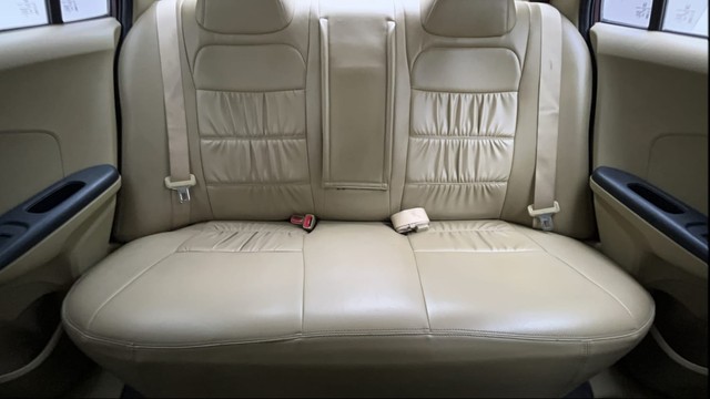 Second-hand 2016 Honda Amaze V for sale in Hyderabad-27