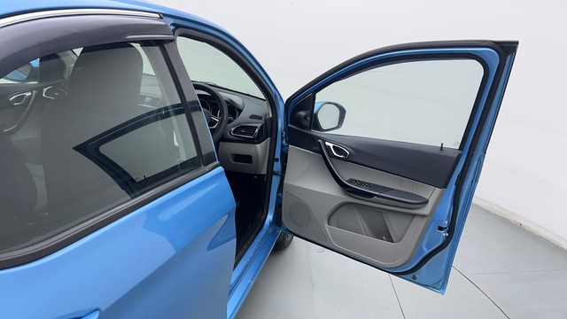 Second-hand 2016 Tata Tiago 1.2 Revotron XZ Plus Dual Tone for sale in New Delhi-16