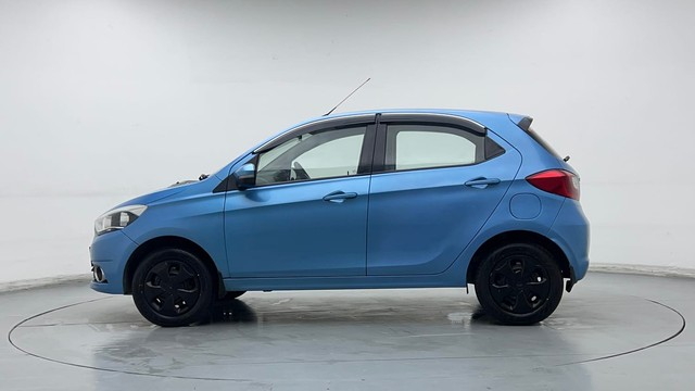 Second-hand 2016 Tata Tiago 1.2 Revotron XZ Plus Dual Tone for sale in New Delhi-6