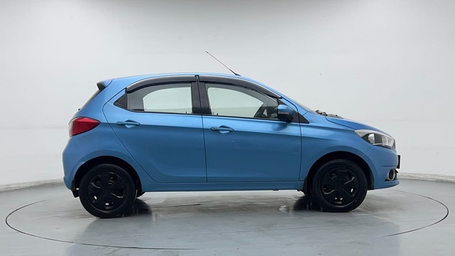 Second-hand 2016 Tata Tiago 1.2 Revotron XZ Plus Dual Tone for sale in New Delhi-2