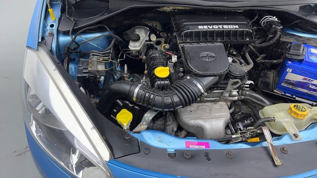 Second-hand 2016 Tata Tiago 1.2 Revotron XZ Plus Dual Tone for sale in New Delhi-37