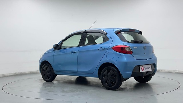 Second-hand 2016 Tata Tiago 1.2 Revotron XZ Plus Dual Tone for sale in New Delhi-5