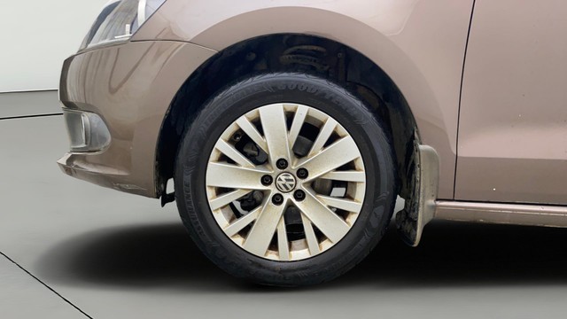 Second-hand 2015 Volkswagen Vento Petrol Highline for sale in Bangalore-29