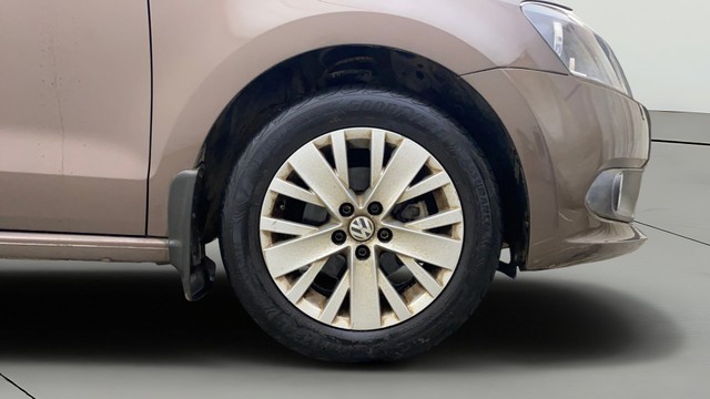 Second-hand 2015 Volkswagen Vento Petrol Highline for sale in Bangalore-26