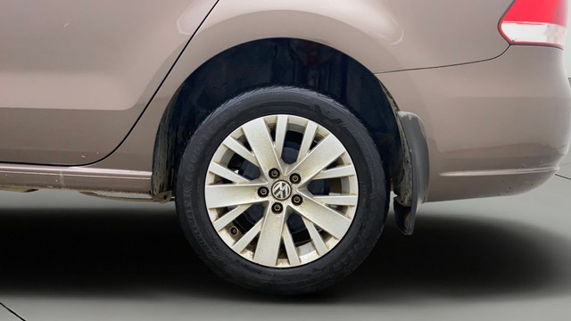 Second-hand 2015 Volkswagen Vento Petrol Highline for sale in Bangalore-28