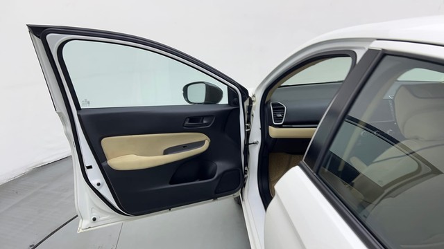 Second-hand 2022 Honda City V MT for sale in Ghaziabad-27