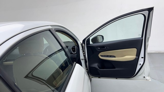 Second-hand 2022 Honda City V MT for sale in Ghaziabad-16