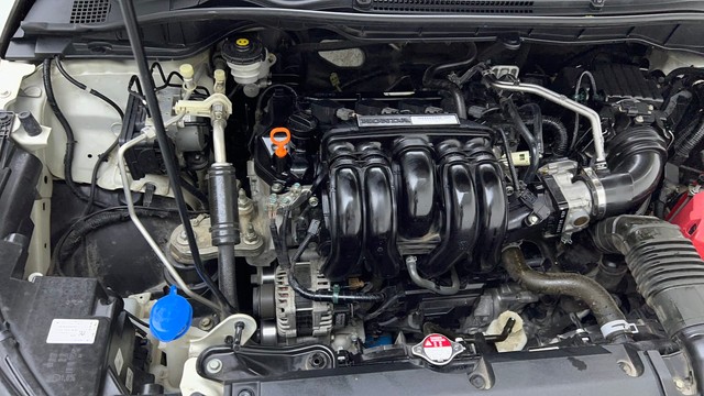 Second-hand 2022 Honda City V MT for sale in Ghaziabad-39