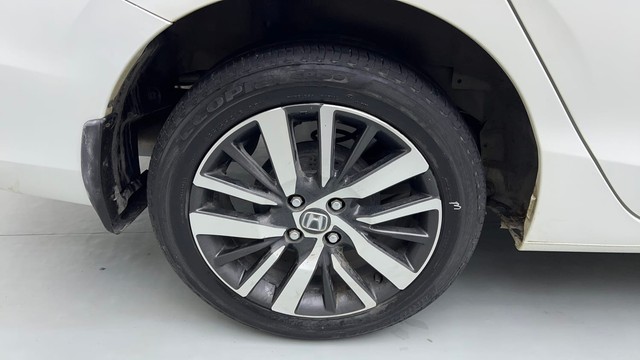 Second-hand 2022 Honda City V MT for sale in Ghaziabad-18