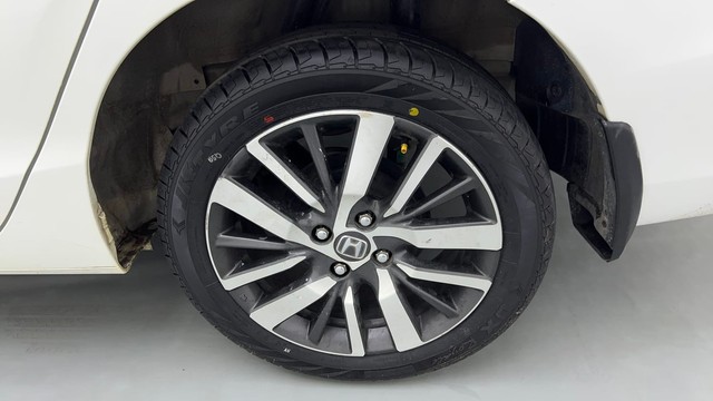 Second-hand 2022 Honda City V MT for sale in Ghaziabad-19