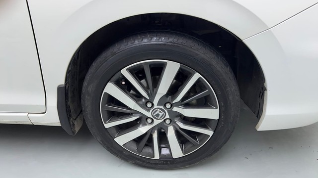 Second-hand 2022 Honda City V MT for sale in Ghaziabad-17