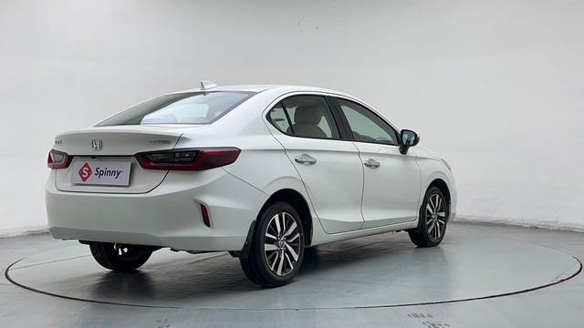 Second-hand 2022 Honda City V MT for sale in Ghaziabad-3