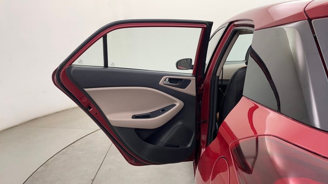 Second-hand 2018 Hyundai i20 1.2 Asta Option for sale in Chennai-37