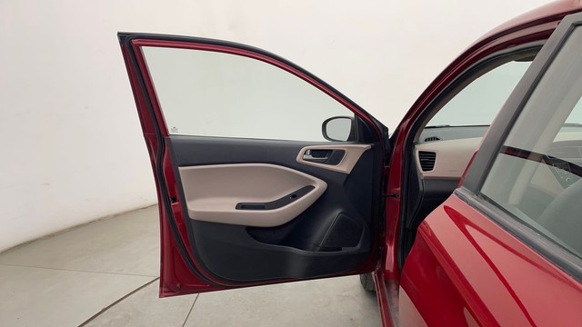 Second-hand 2018 Hyundai i20 1.2 Asta Option for sale in Chennai-27