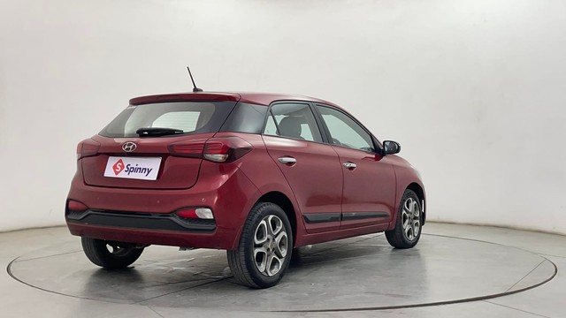 Second-hand 2018 Hyundai i20 1.2 Asta Option for sale in Chennai-3