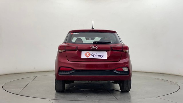 Second-hand 2018 Hyundai i20 1.2 Asta Option for sale in Chennai-4