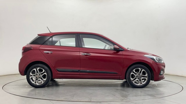 Second-hand 2018 Hyundai i20 1.2 Asta Option for sale in Chennai-2