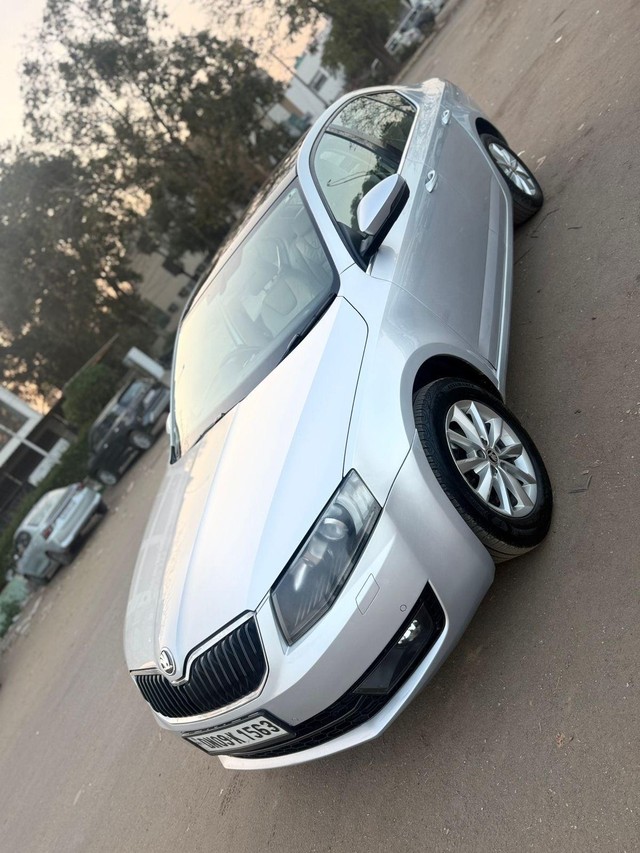 Second-hand 2015 Skoda Octavia Style Plus 2.0 TDI AT for sale in Sirsa-3