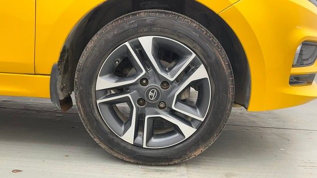 Second-hand 2020 Tata Tiago XZ Plus for sale in Kolkata-17