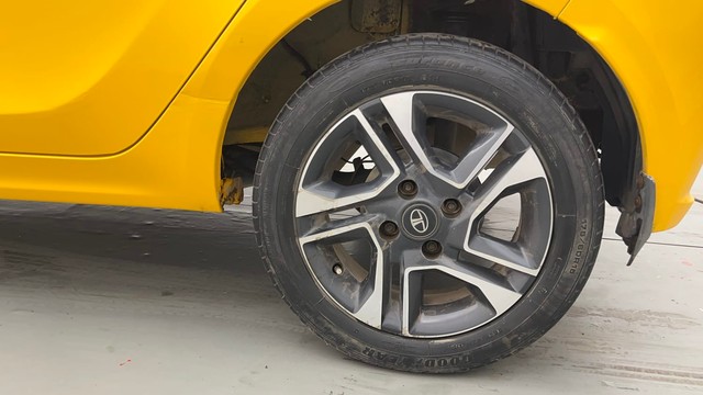 Second-hand 2020 Tata Tiago XZ Plus for sale in Kolkata-19