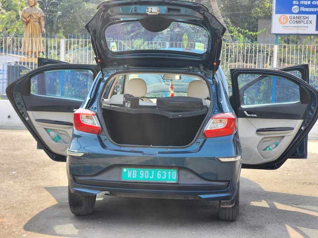 Second-hand 2023 Tata Tiago EV XZ Plus Tech LUX LR for sale in Kolkata-6