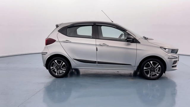 Second-hand 2020 Tata Tiago XZA AMT for sale in Lucknow-2